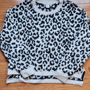 Cozy Leopard Print Crewneck Sweater - Black & Cream